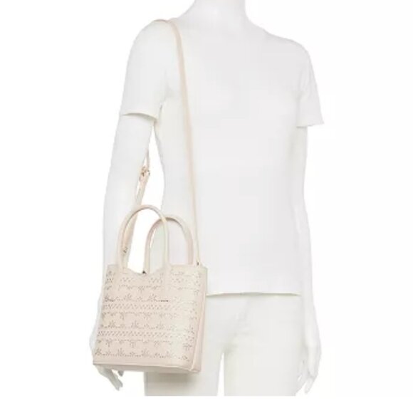 LC Lauren Conrad Cream Crossbody Bag - Picture 4 of 14